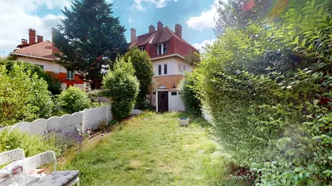 4BD HOUSE - SOUTH-WEST GARDEN - TERDELT - SPACIOUS