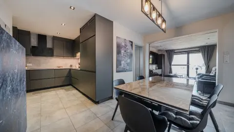 Nieuwbouwwoning met 5 slaapkamers en dubbele woongelegenheid