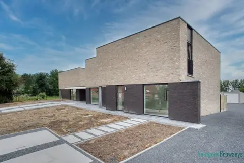 Rustig doch centraal gelegen nieuwbouwwoning met alle com...