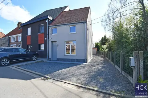 WAREGEM – Toffe gerenoveerde woning met tuin en garage vl...