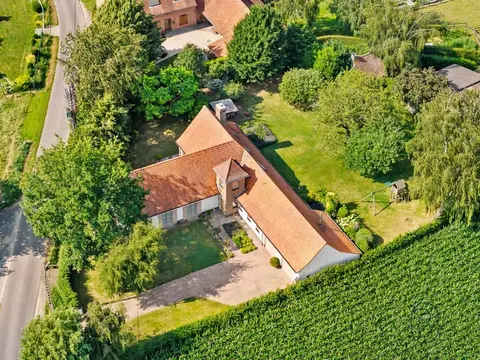 Charmante fermette op een uitzonderlijk perceel van 2.463m²
