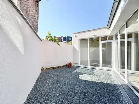 New House - Close to Place Dumon