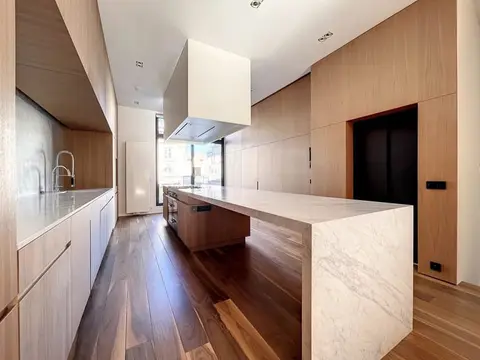 Square of the Woods - Exceptionally renovated property with