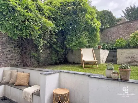 Beautiful, tastefully renovated house (approx. 347 sq. m.) /