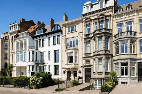 Montgomery Square, magnificent master house with 5 bedrooms