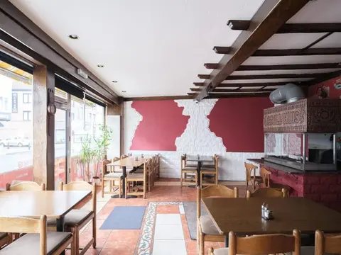 Trading house with versatile opportunities in Ghent.