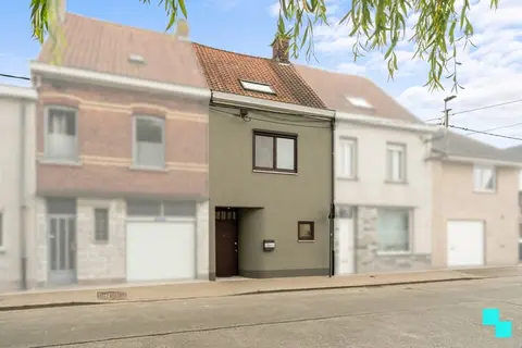 Te moderniseren woning met 4 slaapkamers en uitweg - Roes...