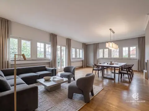 House / villa 3 rooms (262m²) / Residential area
