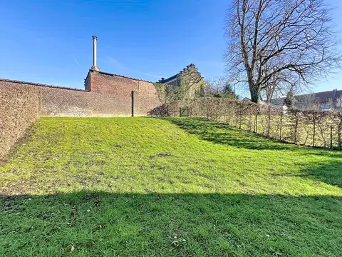 SUPERB 3 BEDROOMS FURNISCHED HOUSE WITH PRIVATE GARDEN