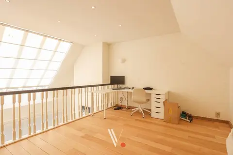 Stijlvolle bel-etagewoning met 2 slaapkamers in hartje Iz...