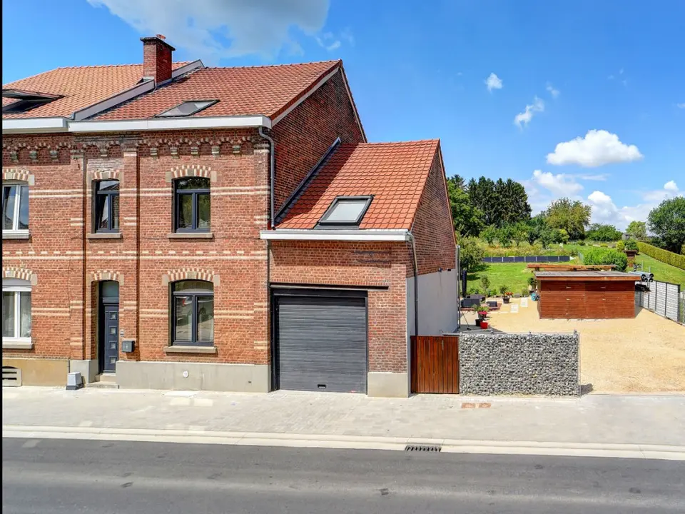 Gerenoveerde woning met mooie tuin te Overijse!