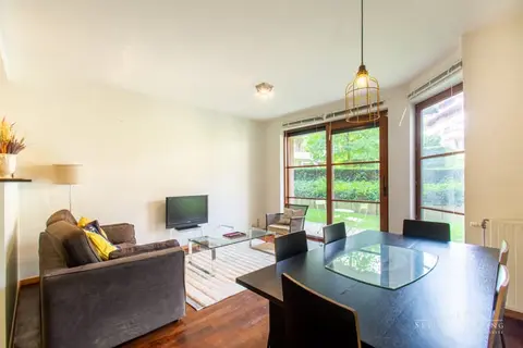 Beautiful 2br furnished apartment (terrace & garden)