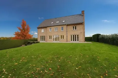ST JOHN'S - 7BR - 650M2 - 12 ARES
