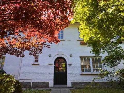Charm and tranquillity close to the town