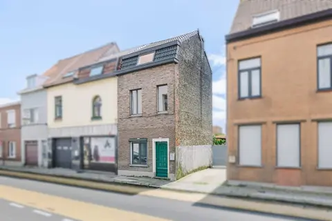 Te renoveren woning nabij centrum Destelbergen