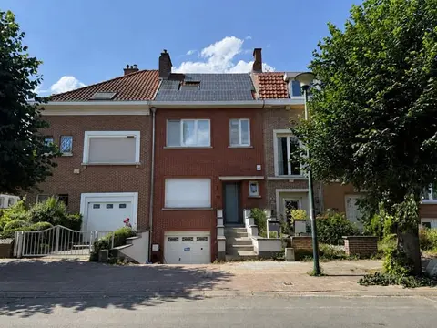 Sainte-Alix - Beautiful 3-bedroom house with garden & garage
