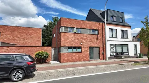 Verzorgde moderne woning gelegen in de dorpskern van Balg...