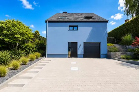 LUMINEUSE - MODERNE - RENOVEE - GARAGE INT.
