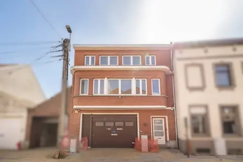 SHARED HOUSE – 5 BEDROOMS – 2 STUDIOS + WORKSHOP