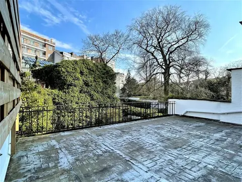 CHÂTELAIN/STEPHANIE: 2nd floor with large terrace (S-E)
