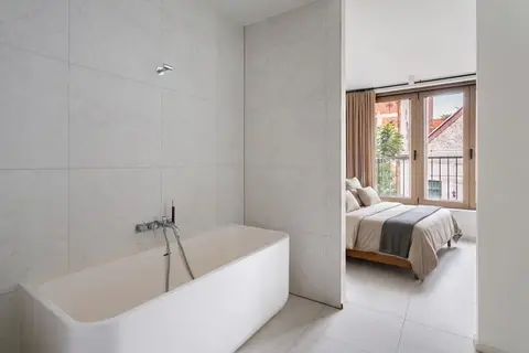 stylish Apartment with Spacious Terrace in Antwerp South