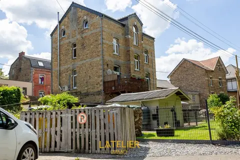 TO LET - 1-bedroom flat + study in Pont-de-Bonne