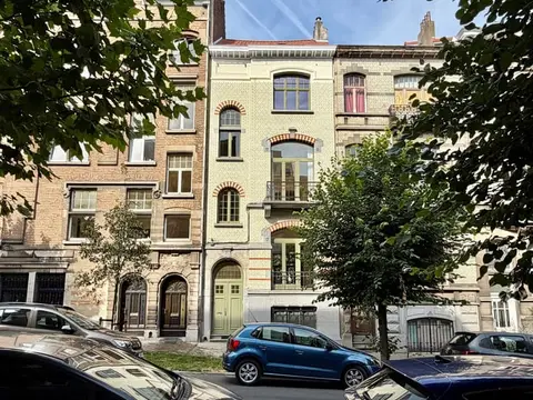 Beautiful art-deco town house