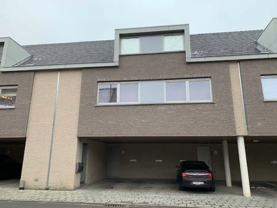 Ruime woning met 3 slaapkamers centrum van Ardooie