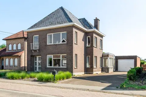 Verrassend ruime, karaktervolle woning te Putte