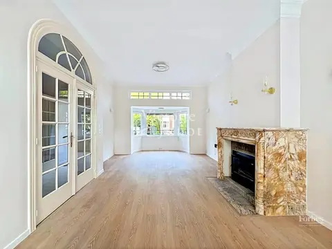 Bright house with 4 bedrooms with garden and garage