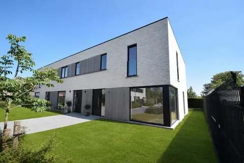 Energiezuinige nieuwbouwwoning met 3 slaapkamers te huur ...