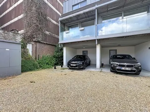 3-bedroom bel-etage house for rent