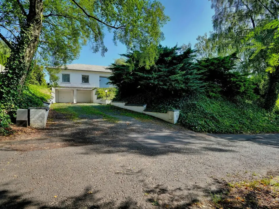 GELIJKVLOERSE VILLA OP BIJNA 16 ARE – EEN ZELDZAAM AANBOD IN