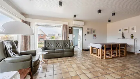 Heusden-Zolder: vrijstaande gelijkvloerse woning