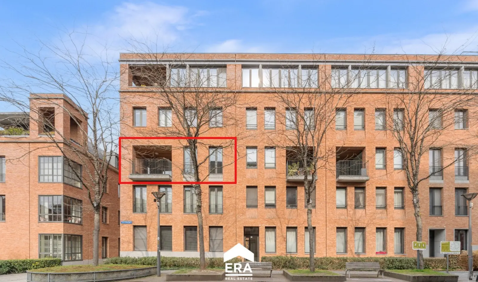 MODERN APPARTEMENT MET 2SLPK, TERRAS EN AUTOSTAANPLAATS