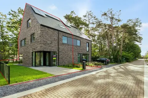 Moderne, halfopen BEN woning in groene, rustige omgeving