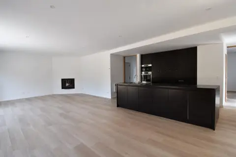 Single-storey house with 3 bedrooms, office and outbuilding