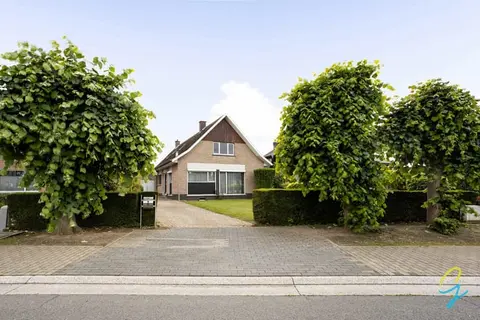 House with 5 bedrooms near Schendelbeke station