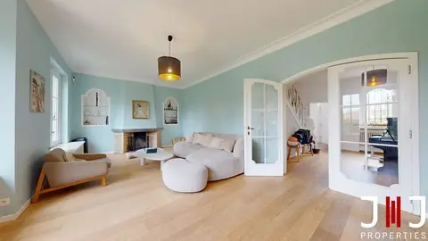 WSP – Stunning 5-Bedroom Villa of 330 m² with Garden