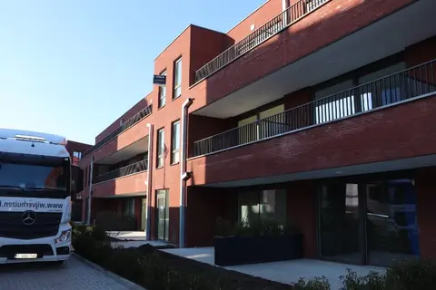 Instapklaar nieuwbouwappartement op 2eV met 1 SLK, terras...