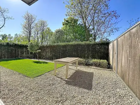 3-Bedroom Apartment – parking - Roodebeek District