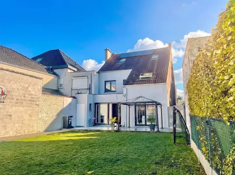 Renovated home (label B) with at least 5 bedrooms!