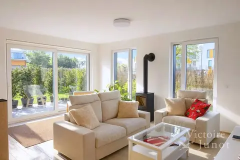 4-bedroom house - 2 bathrooms - garden - garage
