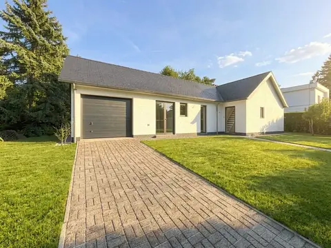 Stunning renovated villa with fireplace – Espinette