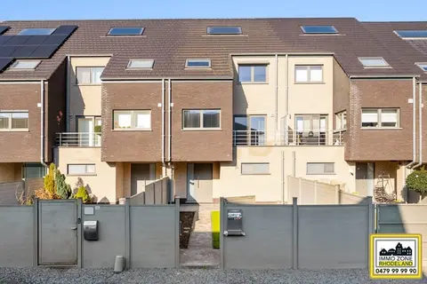 Prachtige instapklare woning met 4 slpks, garage en tuin