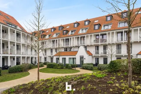 Beautiful duplex apartment at Lakeside Paradise