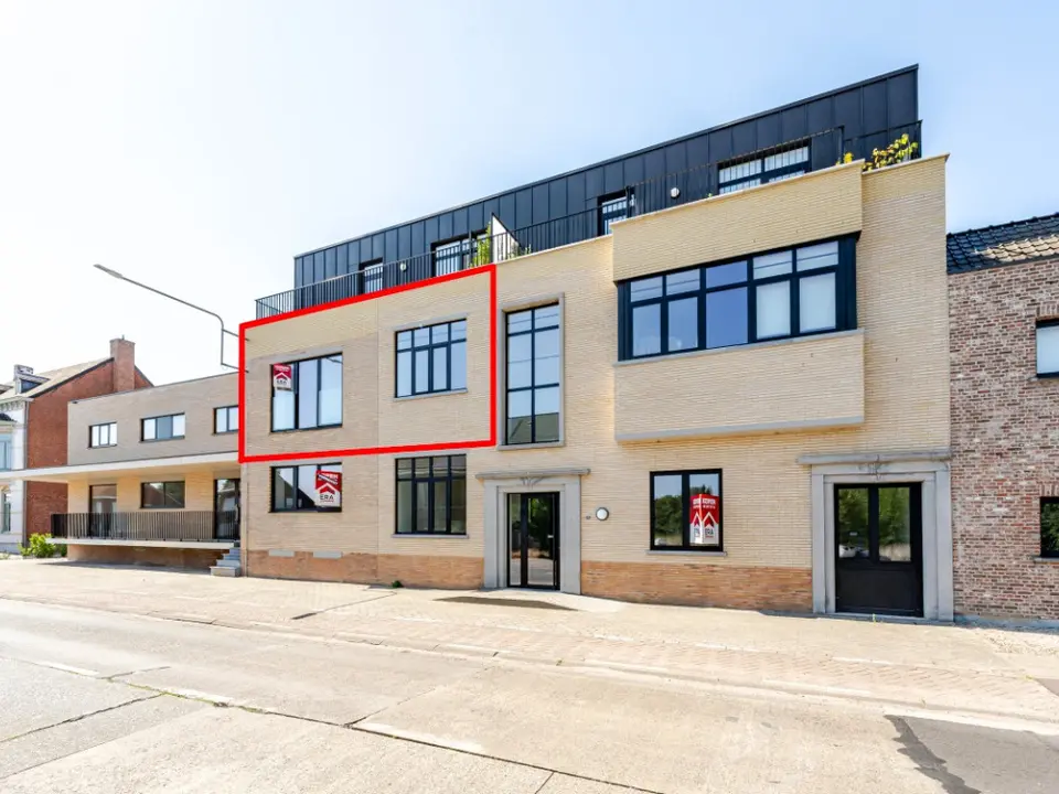 Drie-slaapkamerappartement met ruim terras te huur