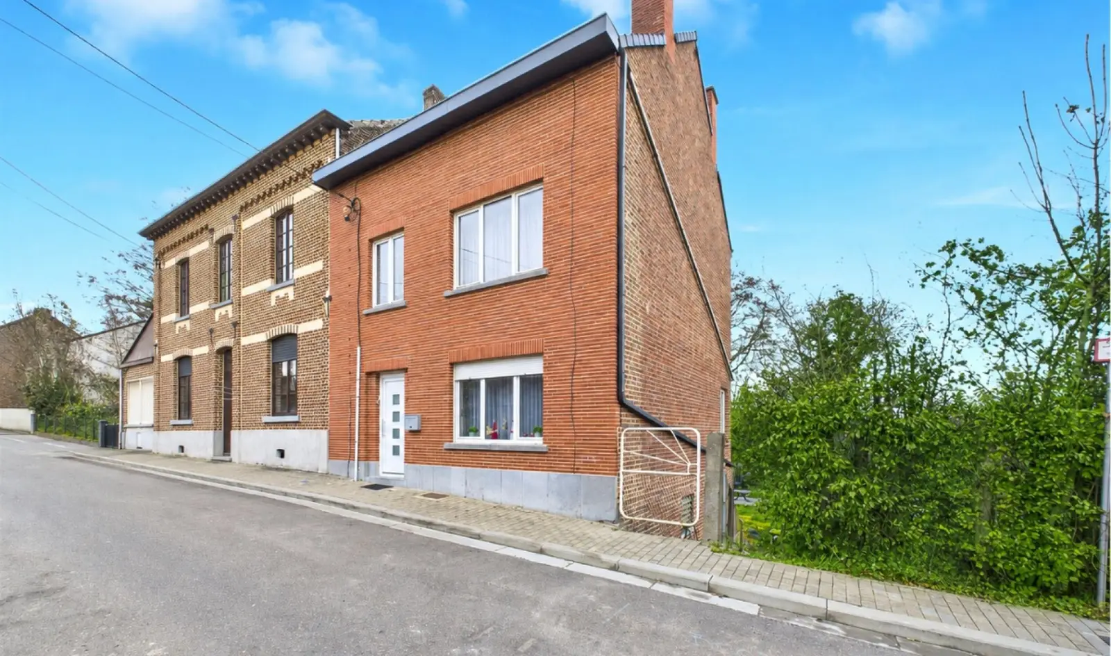 Halfopen woning met tuin in groene omgeving Landen