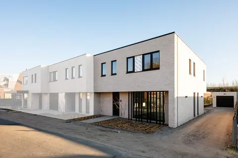 Uitzonderlijke woning te huur te Maldegem met een superie...