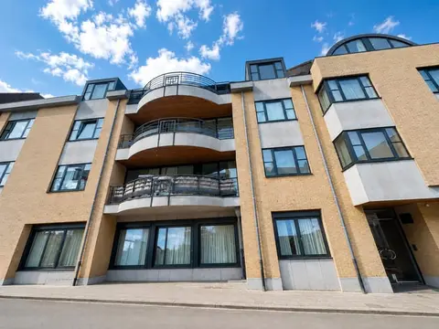 Stockel - 2-bedroom apartment with terrace and garage